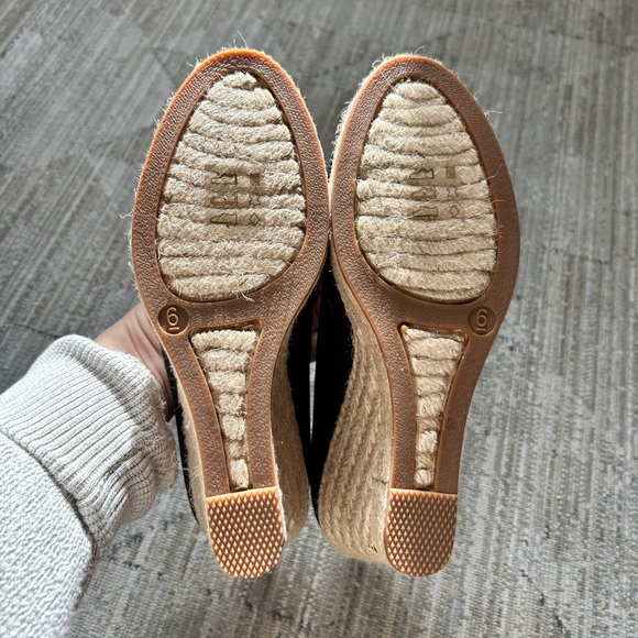 NIB!! J. Crew Black and Tan Espadrille Wedges 6 - Picture 7 of 8
